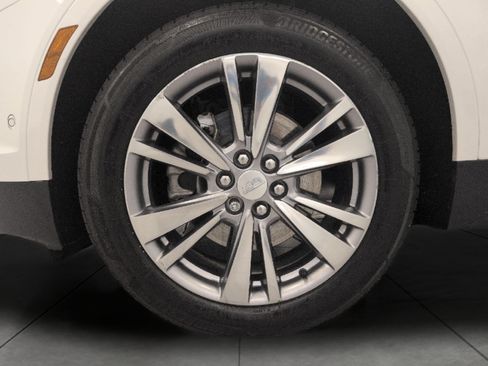 Certified 2023 Cadillac XT5 Premium Luxury w/ Technology Package AWD/4WD image 3