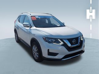 Used 2020 Nissan Rogue SV video 1