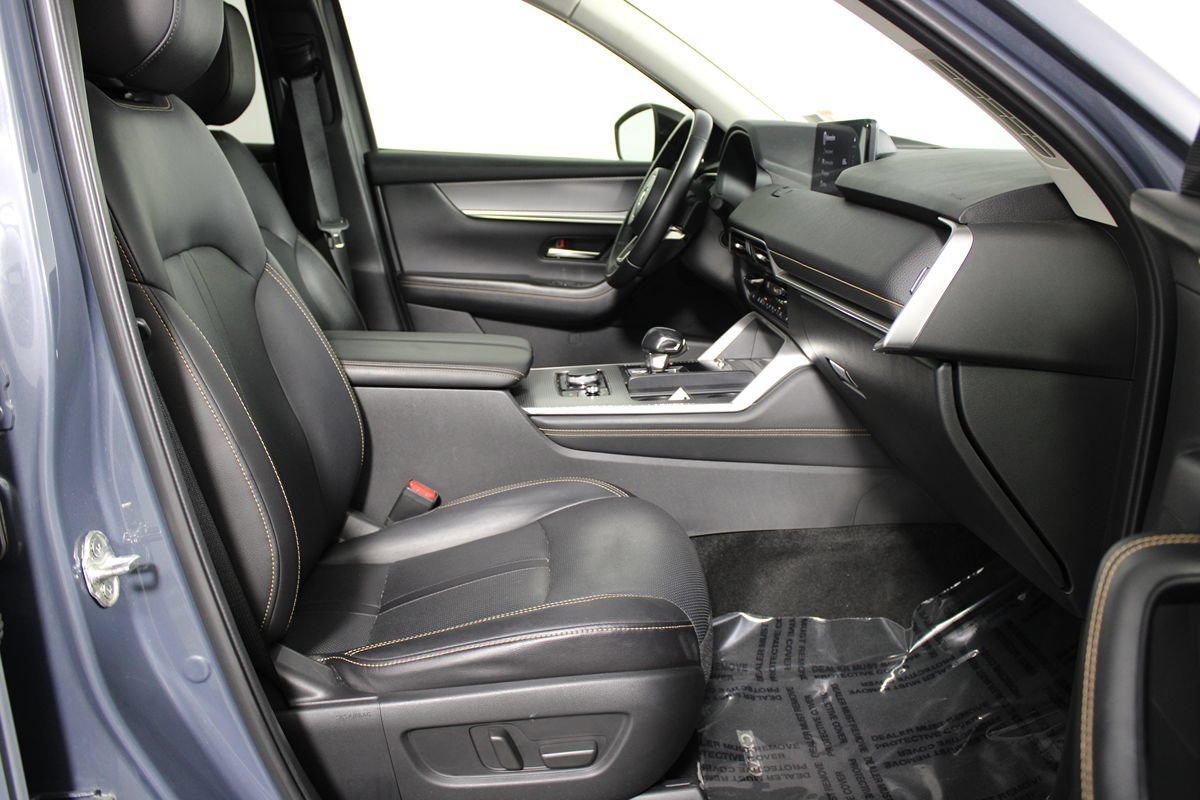 Used 2025 MAZDA CX-70 3.3 Turbo w/ Preferred Package AWD/4WD image 9