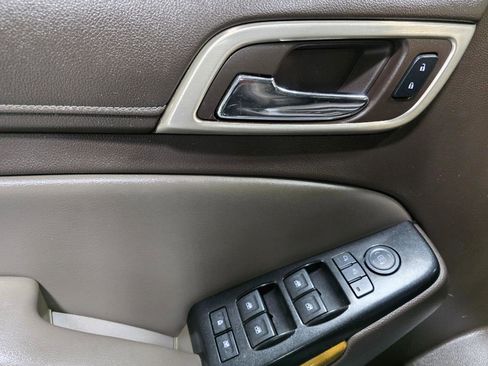 Used 2017 GMC Yukon Denali w/ Open Road Package image 32