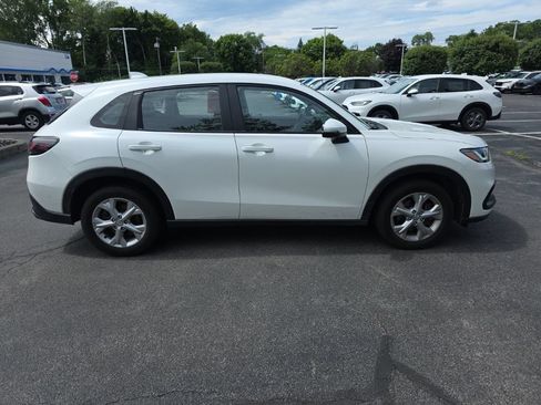 Used 2024 Honda HR-V LX image 8