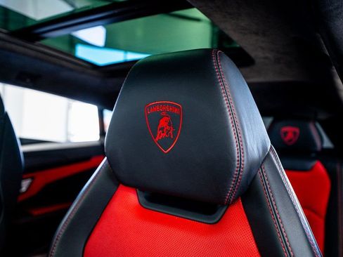 Used 2021 Lamborghini Urus image 43