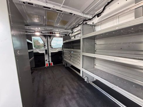 Used 2020 Ford Transit 150 Low Roof RWD image 33