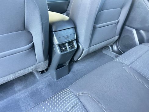 Used 2025 Chevrolet Equinox LT image 24