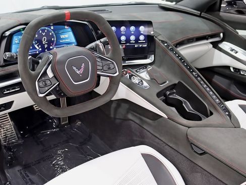 Used 2023 Chevrolet Corvette Stingray Premium Conv w/ Z51 Performance Package RWD image 16