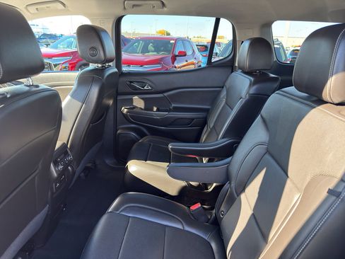 Certified 2023 GMC Acadia SLT w/ Preferred Package image 33