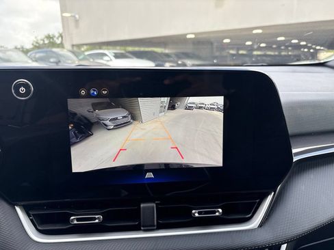 Used 2025 Chevrolet Equinox LT FWD image 28