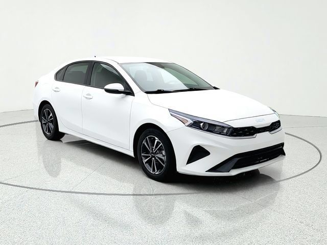 Certified 2023 Kia Forte LXS w/ LXS Technology Package FWD image 8