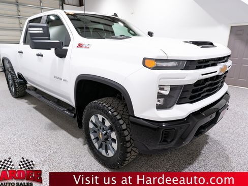 Used 2025 Chevrolet Silverado 2500 Custom w/ Custom Value Package AWD/4WD image 6