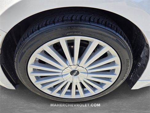 Used 2017 Lincoln MKZ Reserve image 9