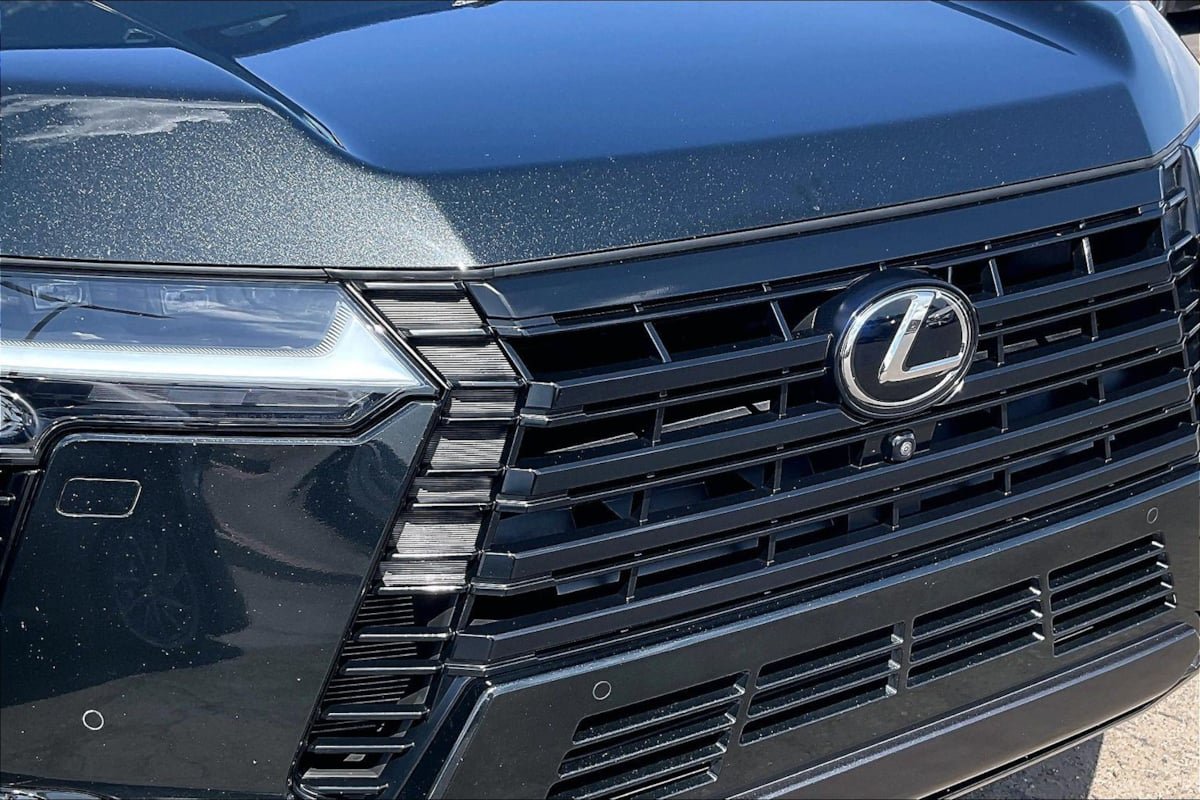 Used 2024 Lexus GX 550 w/ Accessory Package (Z1) AWD/4WD image 28