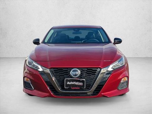 Used 2022 Nissan Altima 2.5 SR image 2