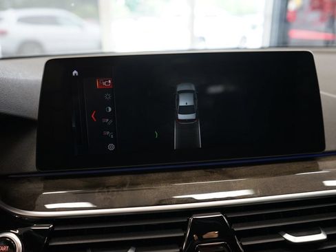 Used 2017 BMW 540i xDrive AWD/4WD image 39