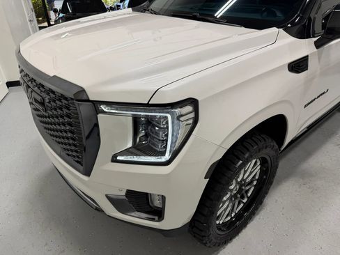 Used 2023 GMC Yukon XL Denali Ultimate image 5