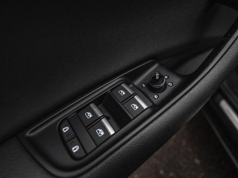 Used 2019 Audi Q8 Prestige w/ Adaptive Chassis Package image 18