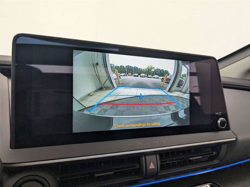 Used 2026 Toyota Prius Plug-In Hybrid FWD image 22