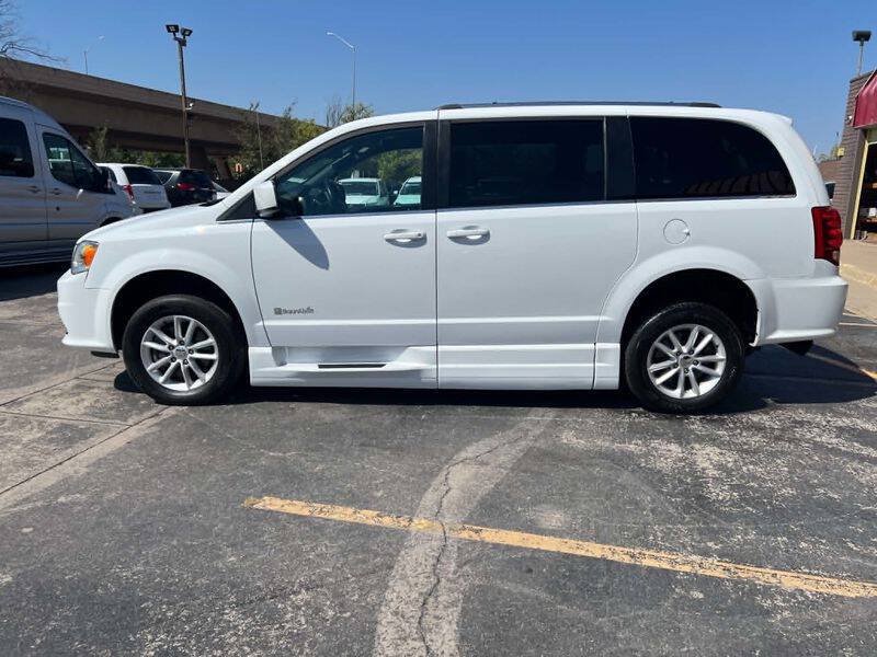 Used 2018 Dodge Grand Caravan SXT FWD image 5