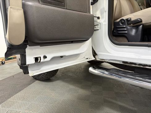 Used 2010 Ford F150 XLT AWD/4WD image 17
