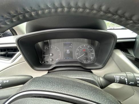 Used 2024 Toyota Corolla Cross LE FWD image 12