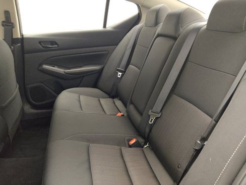 Used 2025 Nissan Altima 2.5 SV FWD image 18