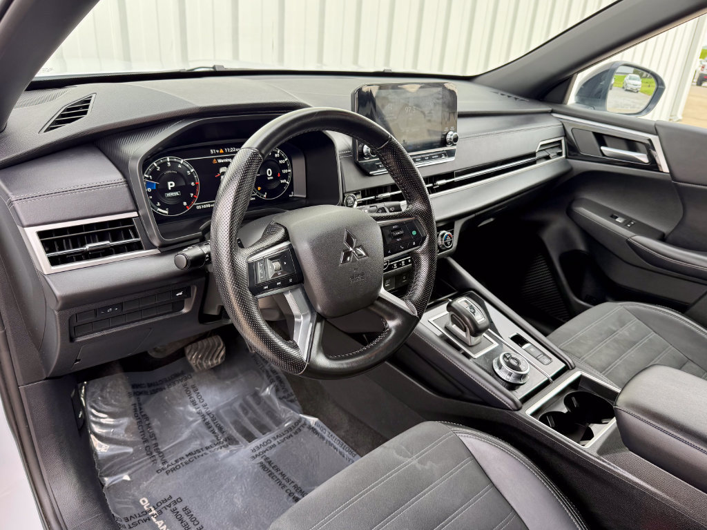 Used 2024 Mitsubishi Outlander SE Black Edition AWD/4WD image 10