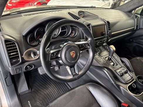 Used 2016 Porsche Cayenne GTS AWD/4WD image 38