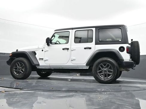 Used 2024 Jeep Wrangler Sport S image 45