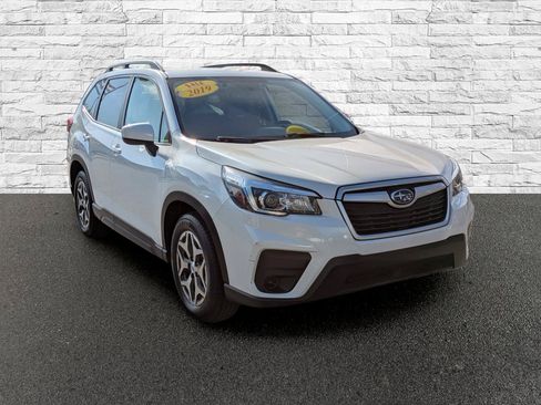 Used 2019 Subaru Forester Premium AWD/4WD image 4