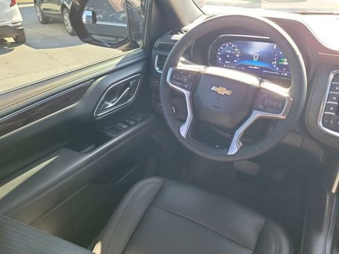 Certified 2024 Chevrolet Suburban LT w/ Luxury Package image 14