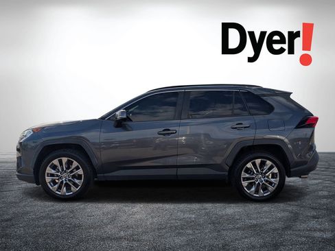 Used 2021 Toyota RAV4 XLE Premium image 8