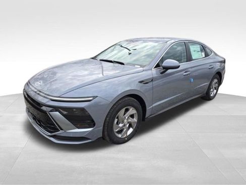 New 2026 Hyundai Sonata SE FWD image 1