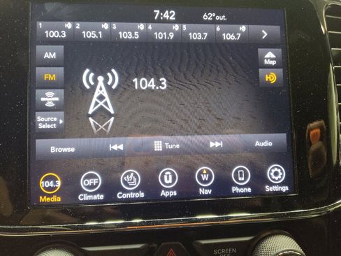 Used 2019 Jeep Grand Cherokee Altitude AWD/4WD image 25