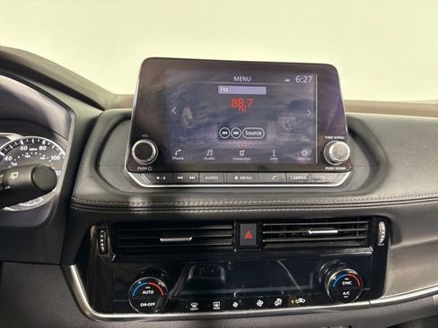 Used 2023 Nissan Rogue SV image 20