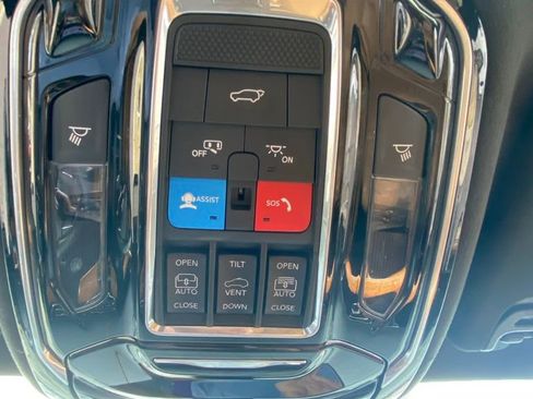 Used 2022 Jeep Grand Wagoneer Series III image 22