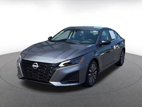 Used 2026 Nissan Altima 2.5 SV FWD image 7