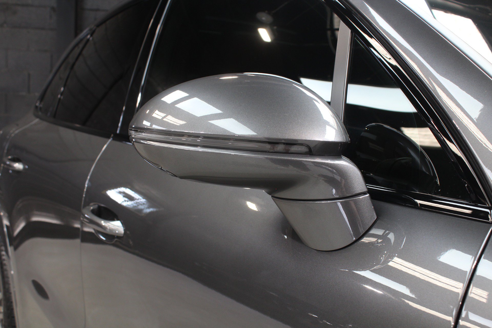 Used 2023 Porsche Cayenne Turbo AWD/4WD image 28