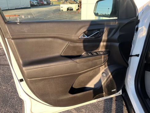 Certified 2023 GMC Acadia SLT w/ Elevation Edition AWD/4WD image 9
