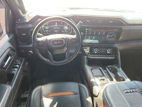 Used 2024 GMC Sierra 2500 AT4 w/ AT4 Preferred Package image 10