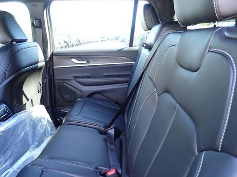 New 2025 Jeep Grand Cherokee L Limited image 13