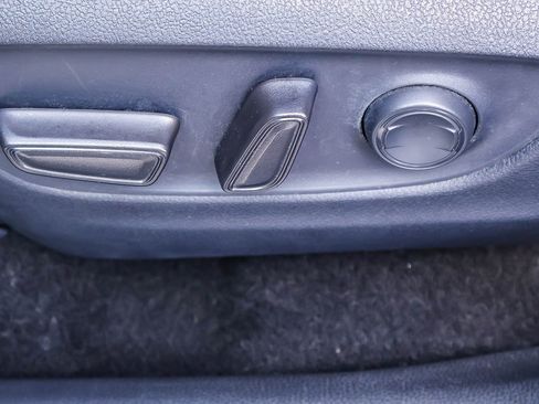 Used 2025 Toyota RAV4 XLE AWD/4WD image 10