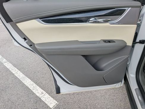 Used 2021 Cadillac XT6 Premium Luxury FWD image 24