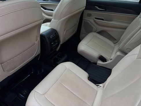 Used 2022 Jeep Grand Cherokee L Limited w/ Black Appearance Package RWD image 10