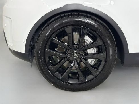 Used 2026 Land Rover Discovery S AWD/4WD image 33