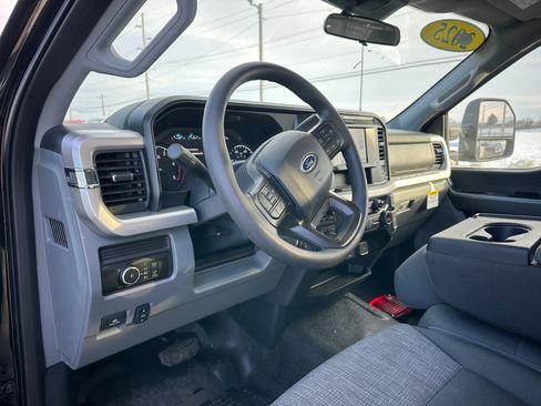 Used 2025 Ford F350 XLT w/ XLT Value Package image 13