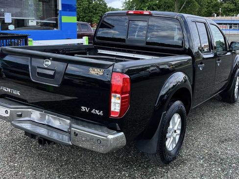 Used 2015 Nissan Frontier SV w/ SV Value Truck Package AWD/4WD image 12