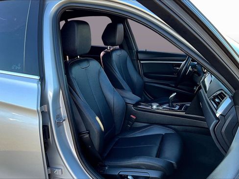 Used 2018 BMW 330i Sedan w/ Convenience Package image 7