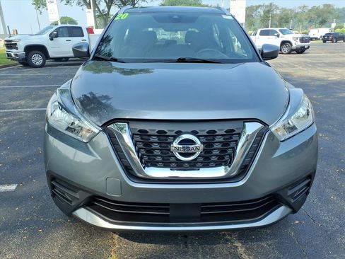 Used 2020 Nissan Kicks SV FWD image 2