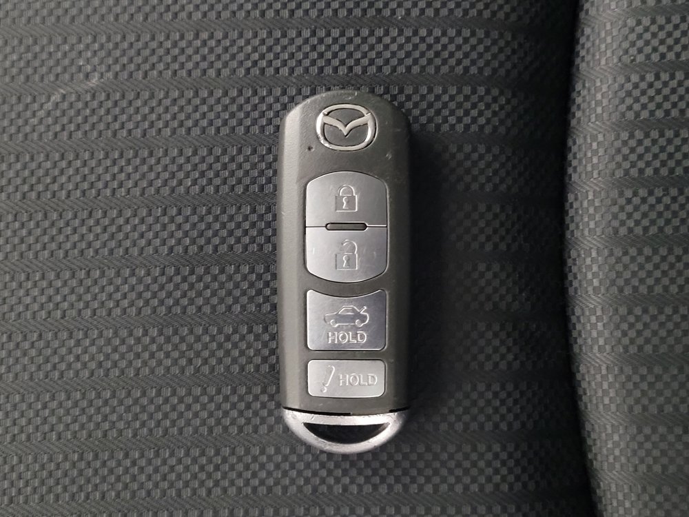 Used 2016 MAZDA MAZDA3 i Sport FWD image 32