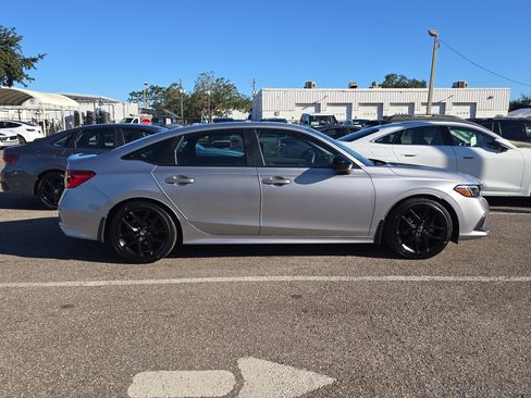 Used 2022 Honda Civic Sport image 4