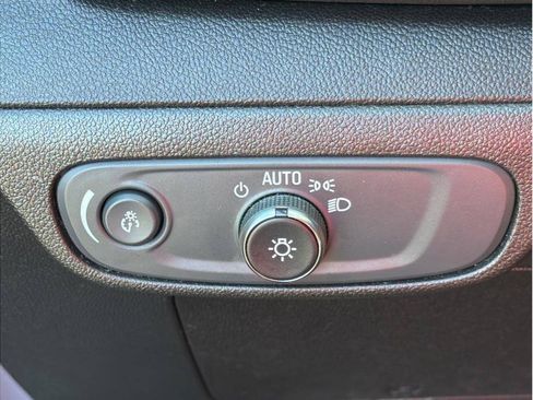 Used 2023 Chevrolet Bolt EUV LT w/ Driver Confidence Package FWD image 11